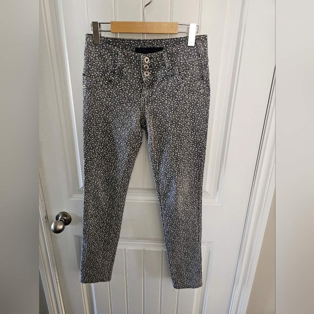 Women's Newport Gray Floral Buttoned Pants